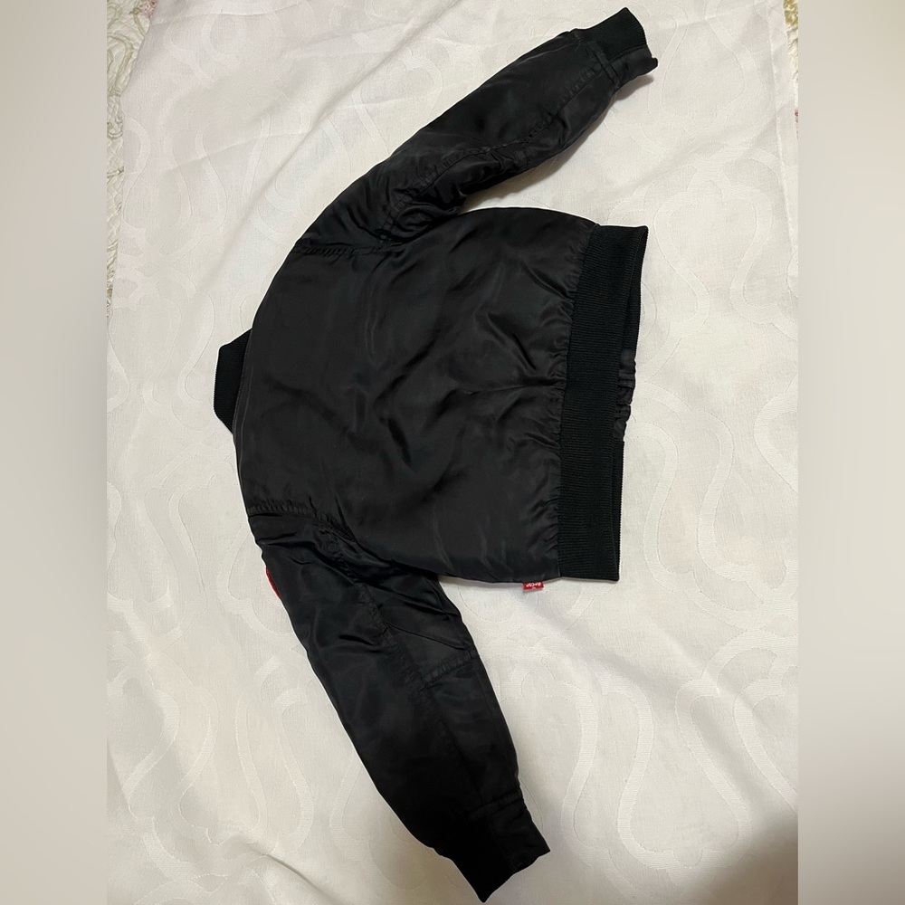 Levi’s Boy’s jacket,size 2 good condition!